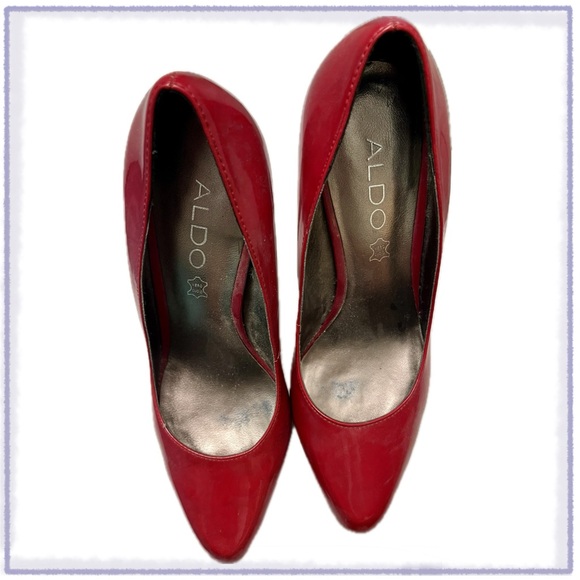 Red Patent Leather Heels 👠 - Picture 6 of 6
